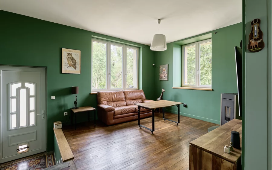 Séjour du domaine de caractère en Haute-Saône à vendre - Arrière-Cour, agence immobilière spécialisée en Haute-Saône
