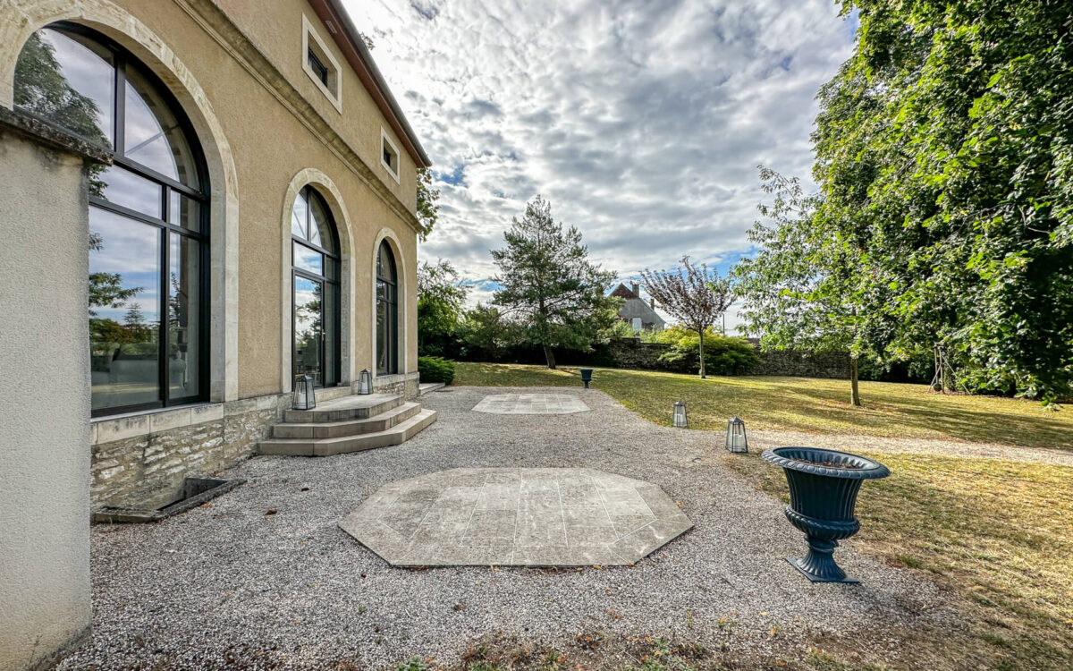 Propriété à vendre à Charge-les-Gray - Agence immobilière Arrière-Cour - Spécialiste en immobilier de prestige et de caractère en Haute-Saône