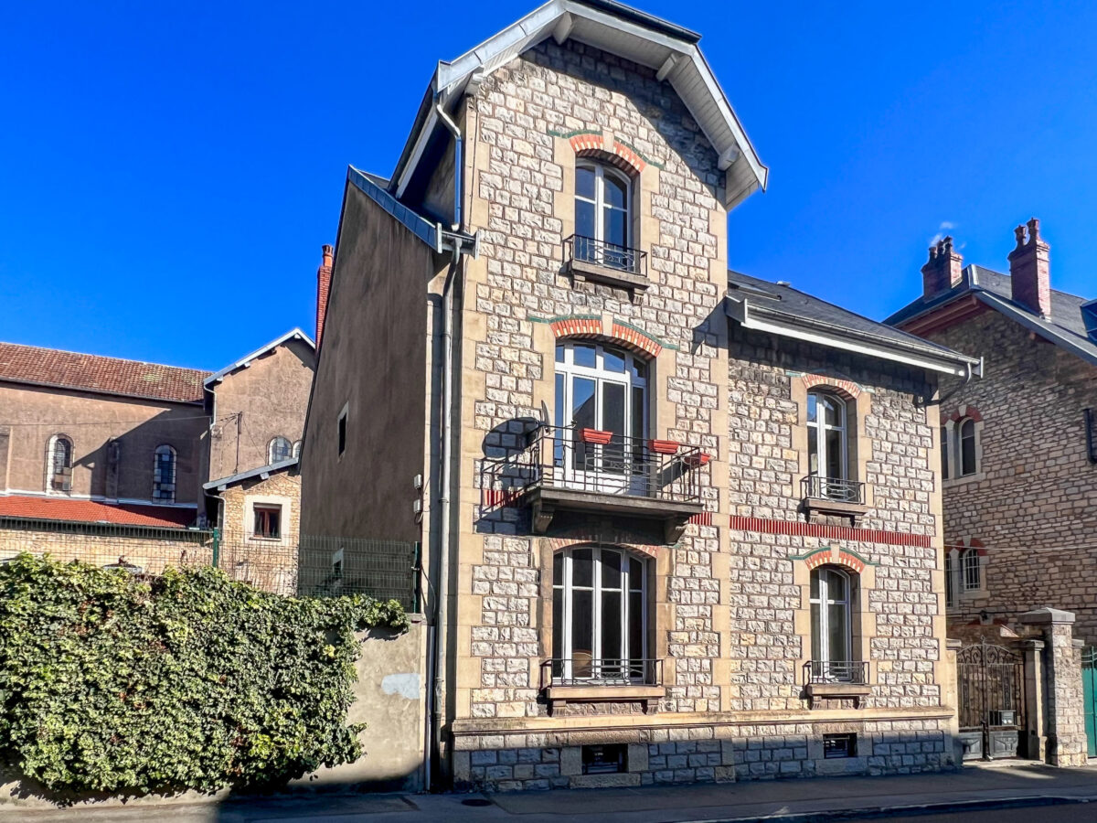 façade d'un hôtel particulier à Besançon