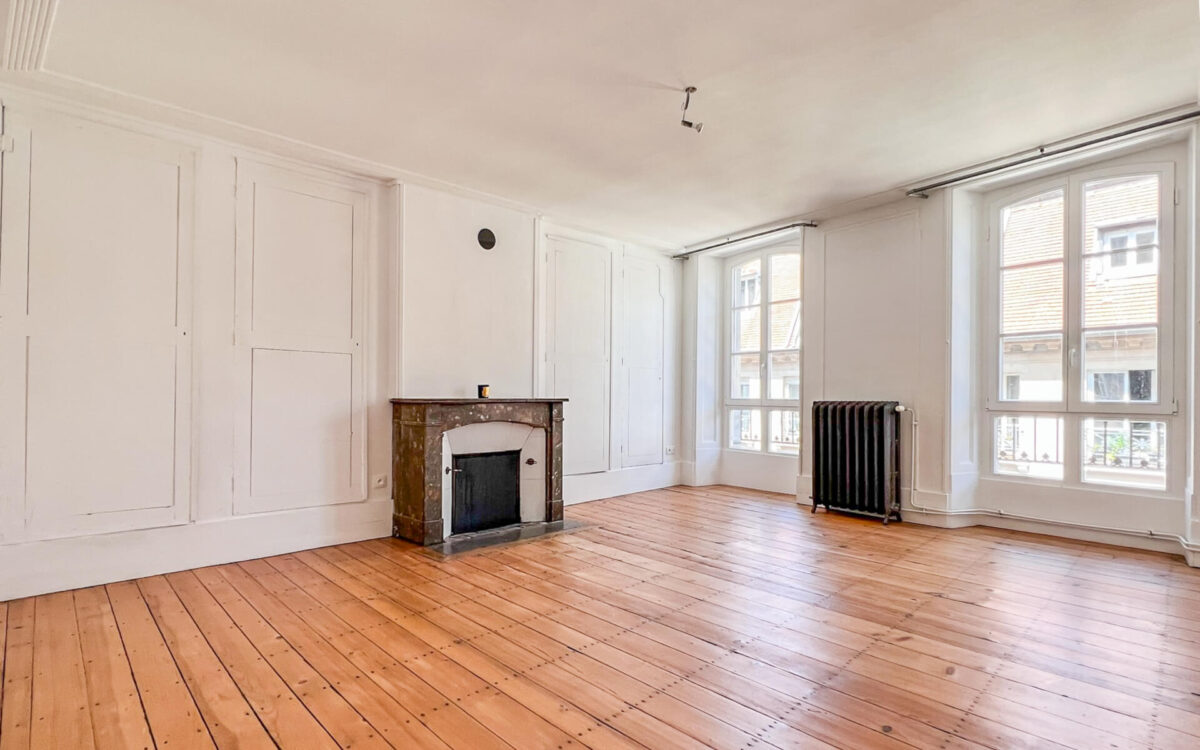 Appartement de caractère à vendre à Besançon - Agence immobilière Arrière-Cour - Spécialiste en immobilier de prestige et de caractère dans le Doubs