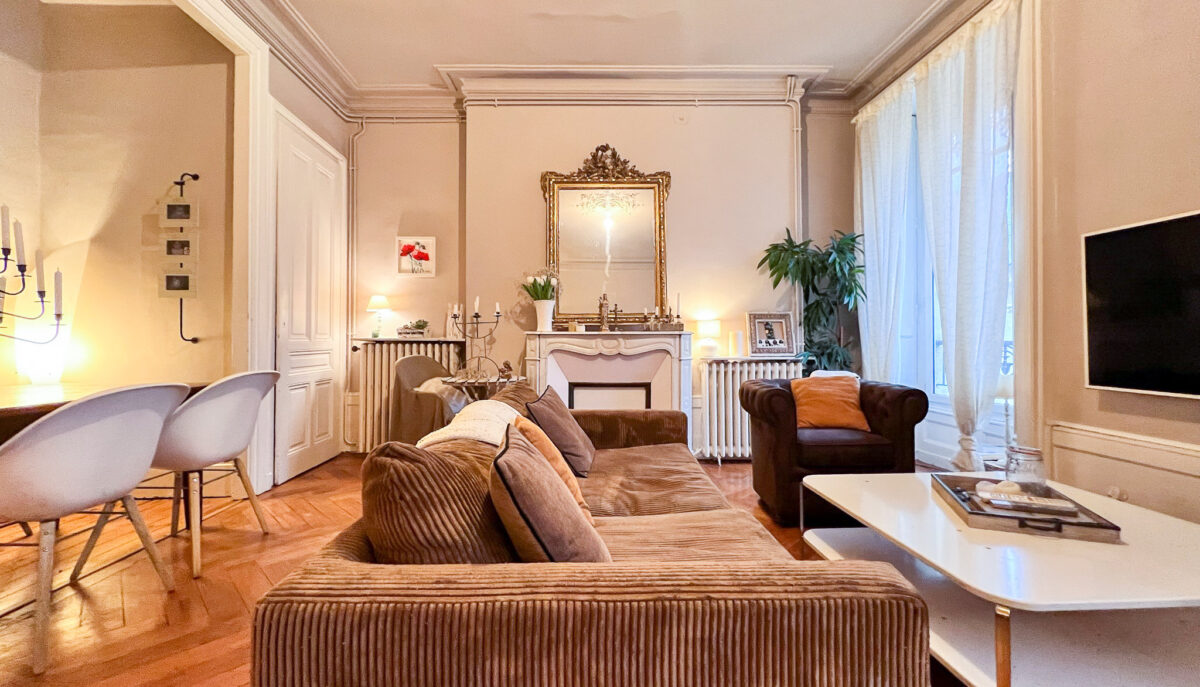 Appartement à vendre - BESANCON - Agence immobilière Arrière-Cour - Spécialiste en immobilier de prestige et de caractère dans le Doubs