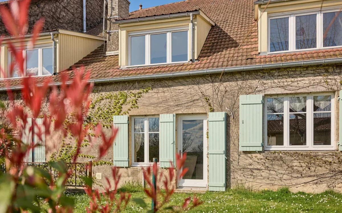 Maison de charme à Recologne-lès-Ray à vendre - Arrière-Cour, agence immobilière spécialisée à Besançon