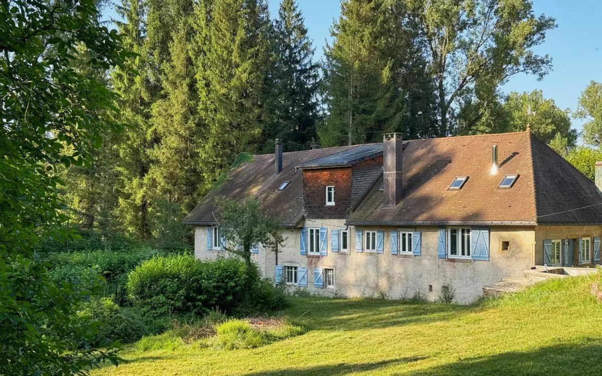 Moulin proche de Champagnole à vendre - Arrière-Cour, agence immobilière spécialisée en Bourgogne Franche-Comté