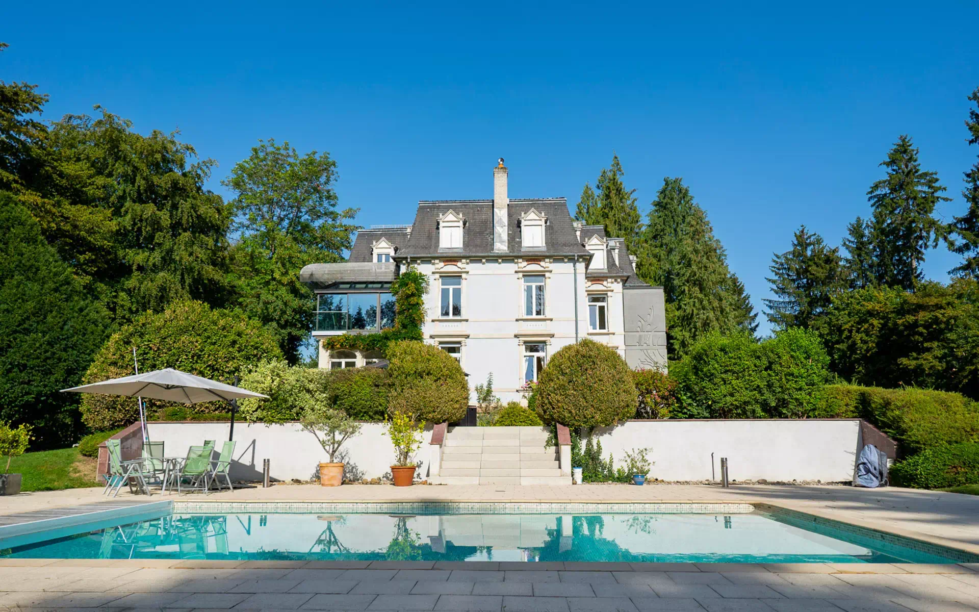Propriété de caractère avec piscine et parc arboré