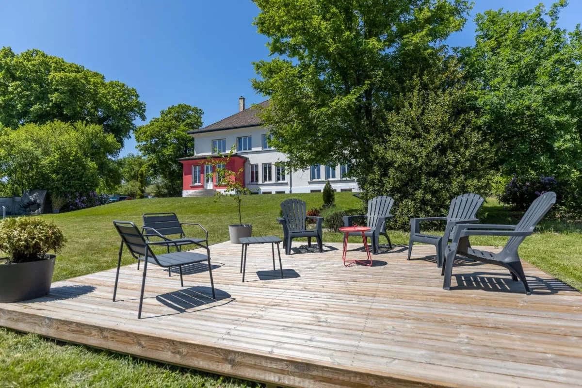 Terrasse de la Villa proche d'Épinal - Arrière-Cour immobilier, agence immobilière dans les Vosges