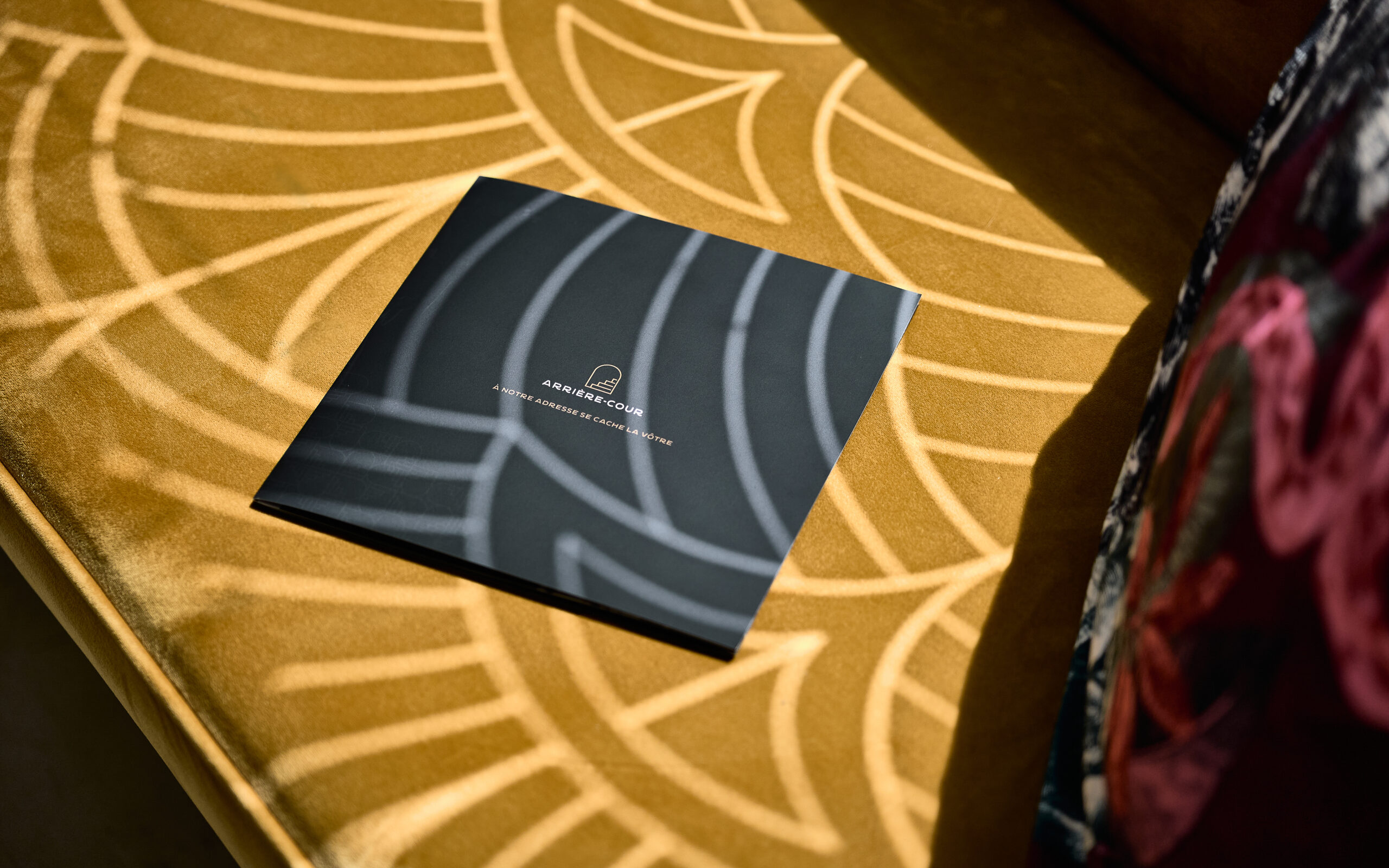 Brochure Arrière-Cour dédiée à la valorisation de propriétés de caractère